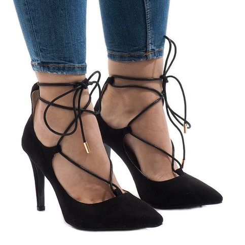 Black pumps on a heel 4524-1 1
