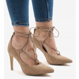 Beige pumps on a heel 4524-14 1