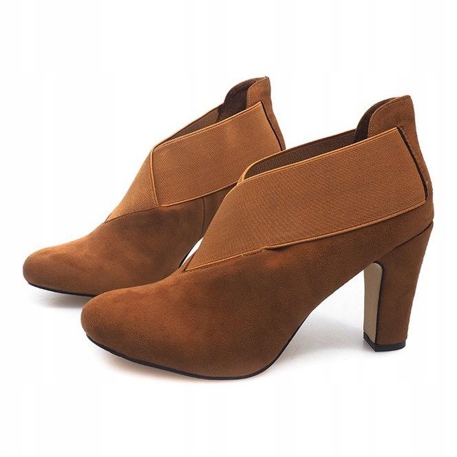 Suede Booties On A Post 7-206 Camel brown 1