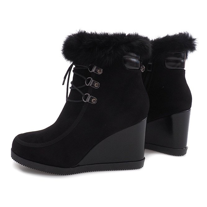 Warm Boots On Wedge J-6 Black 1
