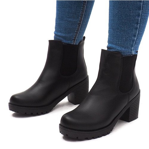 Warm boots on a heel DD5211-1 Black 1
