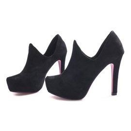 Black ankle boots from Gisèle 2