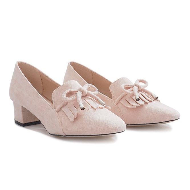 Pink pumps on the Heart Pillar 1