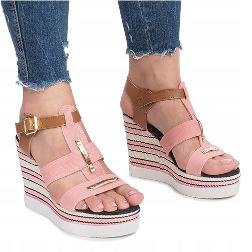 Sweet pink wedge sandals 2