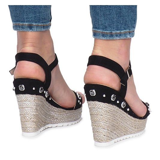 Black sandals on the Glam Shine wedge heel 1
