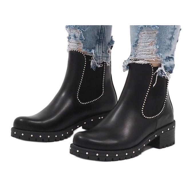Black insulated boots with studs 17031-25 2