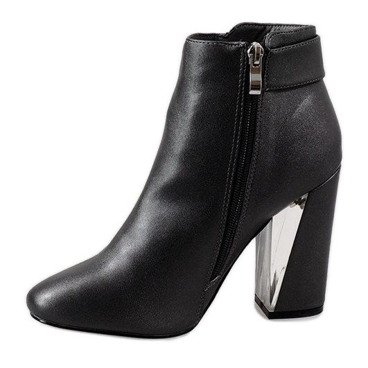 Gray boots on the MJ1515 post grey 1