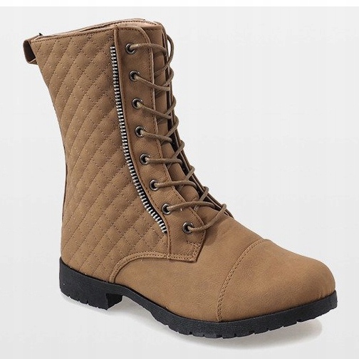 Beige quilted boots B01 1