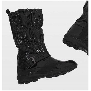 Black short lacquered insulated boots Y110 1
