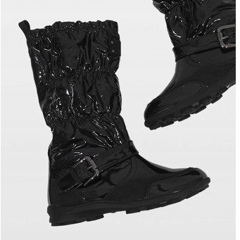 Black short lacquered insulated boots Y110 2