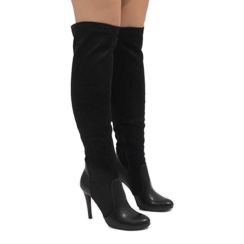 Black boots on a heel 8020 1
