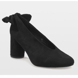 Black suede pumps on the LL-93P Schwarz post 1