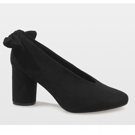 Black suede pumps on the LL-93P Schwarz post 2