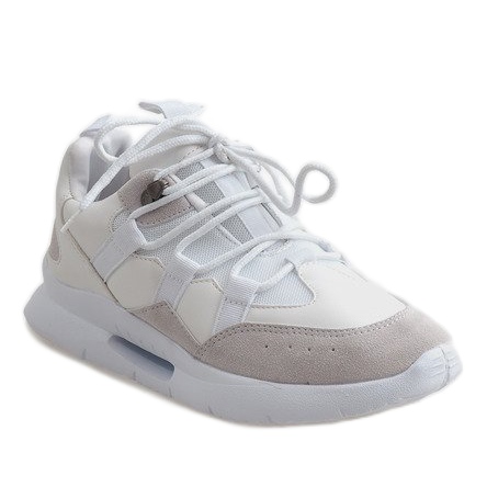 White fashionable sports shoes R-375 1