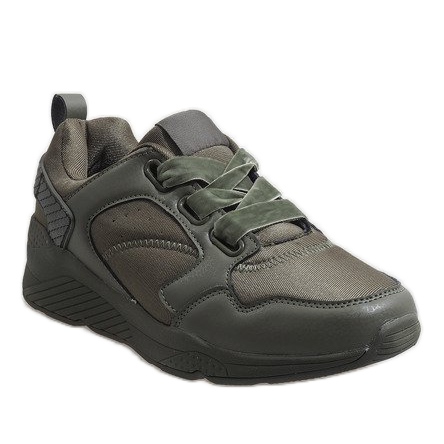 520-7 green sports shoes 1