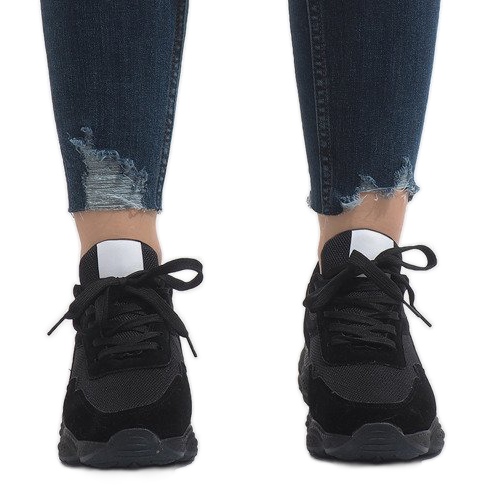 Black E-102 sports shoes 2