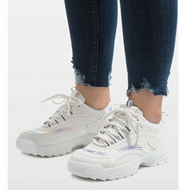 White fashionable sports shoes BO-62 1