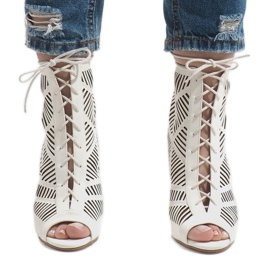 White boots on a pin 1610-225 2