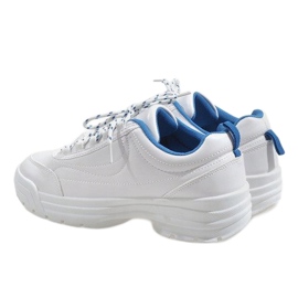 White fashionable sports shoes 6256 2 White fashionable sports shoes 6256 2