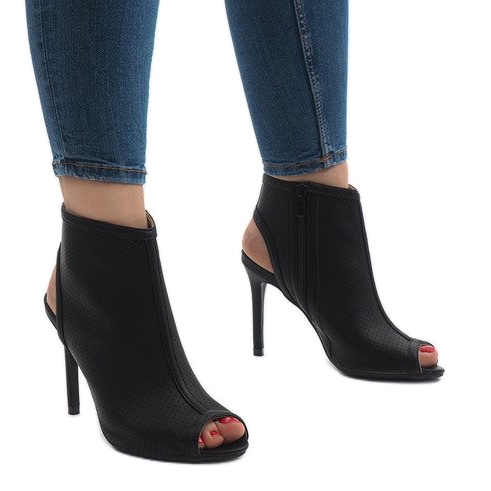 Black ankle boots 1551-150 2