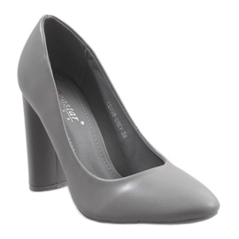 Gray pumps on the LE028 post grey 1