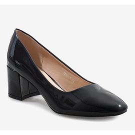 Black lacquered pumps on the 7501-1 post 1