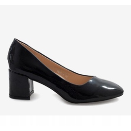 Black lacquered pumps on the 7501-1 post 2
