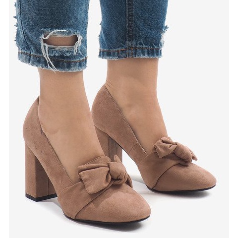 Pink suede pumps on the N510 pillar 2 Pink suede pumps on the N510 pillar 2