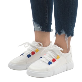 White sports shoes sneakers 2018-9 1