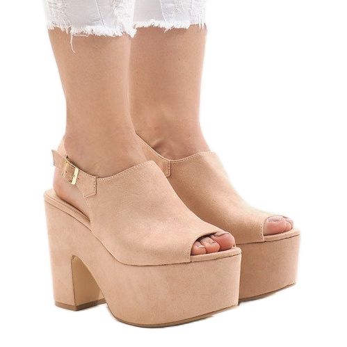 Pink sandals on a massive 8263CA block 1