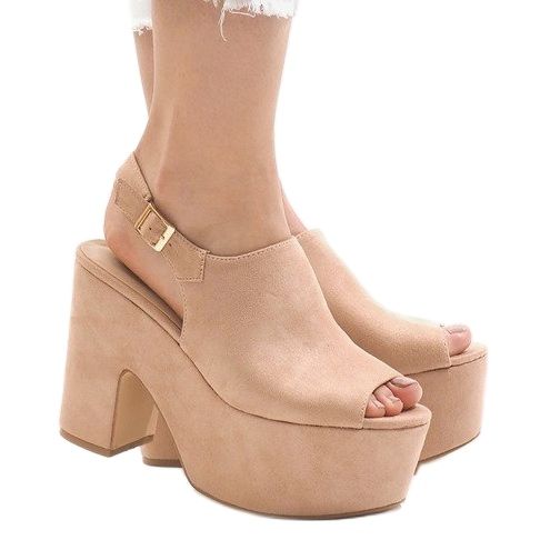 Pink sandals on a massive 8263CA block 2