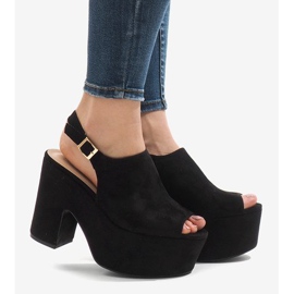 Black sandals on a massive 8263CA block 2