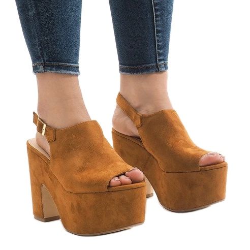 Camel sandals on a massive 8263CA block beige 1