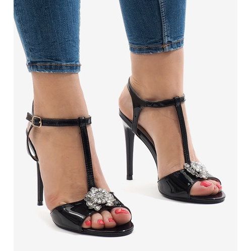 Black sandals on a high heel K601 1