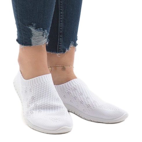 White sports shoes B111-13 2