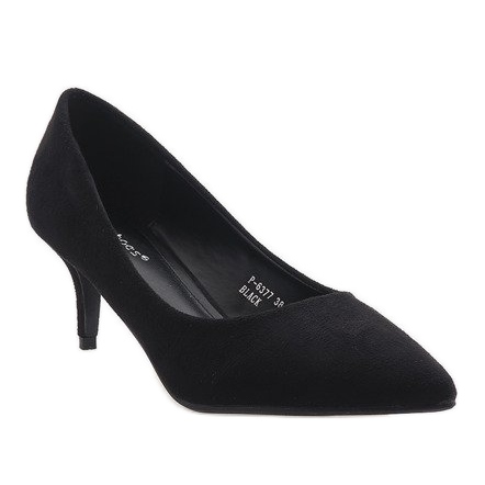 Black pumps on the P-6377 heel 1