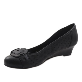 Black pumps on the wedge TR22-4 1