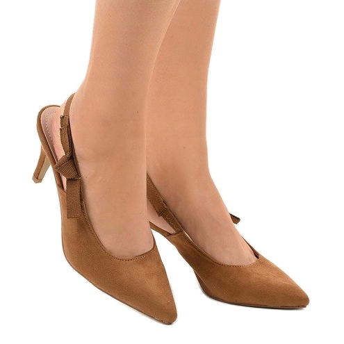 Brown pumps on a heel with an elastic F013 2