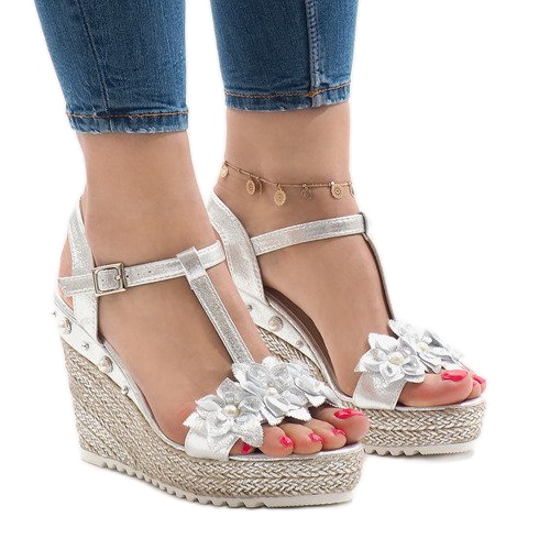 Silver wedge sandals with flowers T-682-5 grey 1