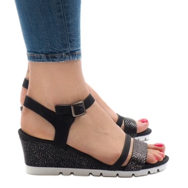 Black sandals on the Y-8217 platform 1