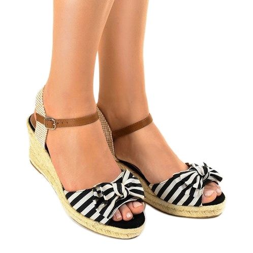 Black wedge sandals with a bow W032 1
