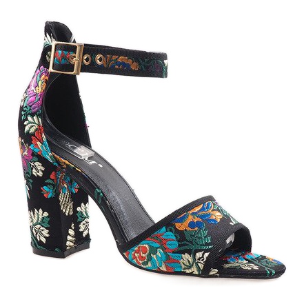 Black sandals on the post 77-14 1