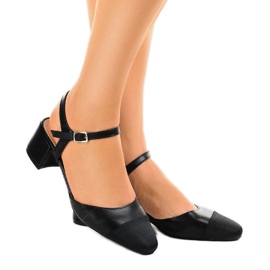 Black pumps on the 5095 post 1