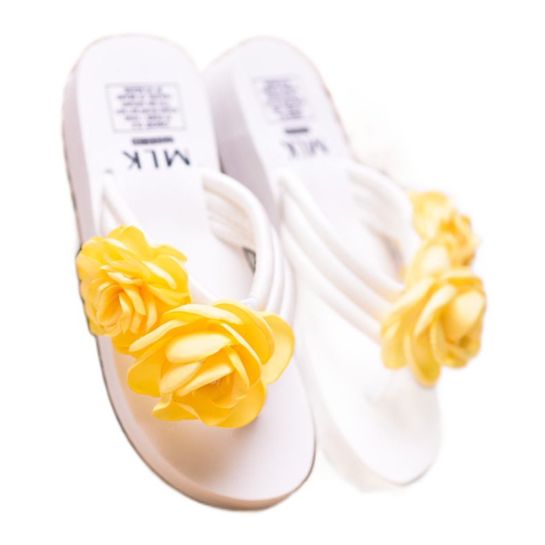 SHELOVET Light Flip-Flops With Flowers white 2