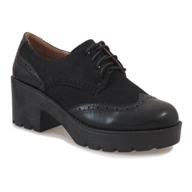 Black low shoes on the A532 jazz shoe 1