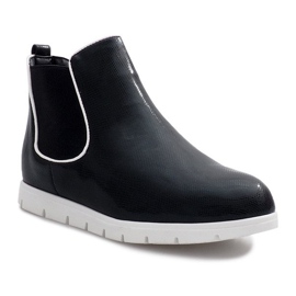 Black sports boots from Gabrielle 1