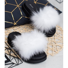 SHELOVET Slippers With Fur white 2