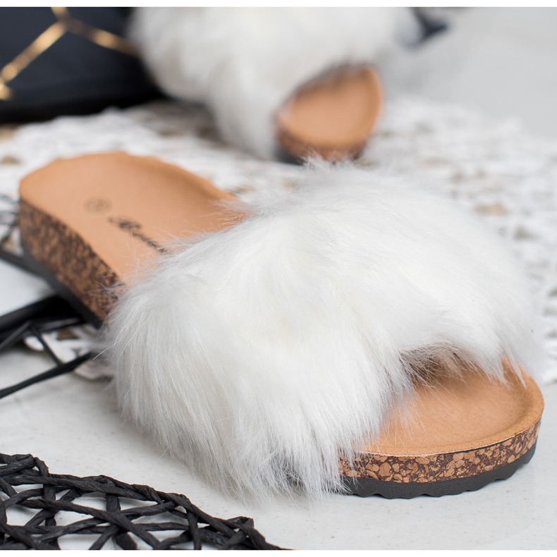Bona Slippers With Fur white 1
