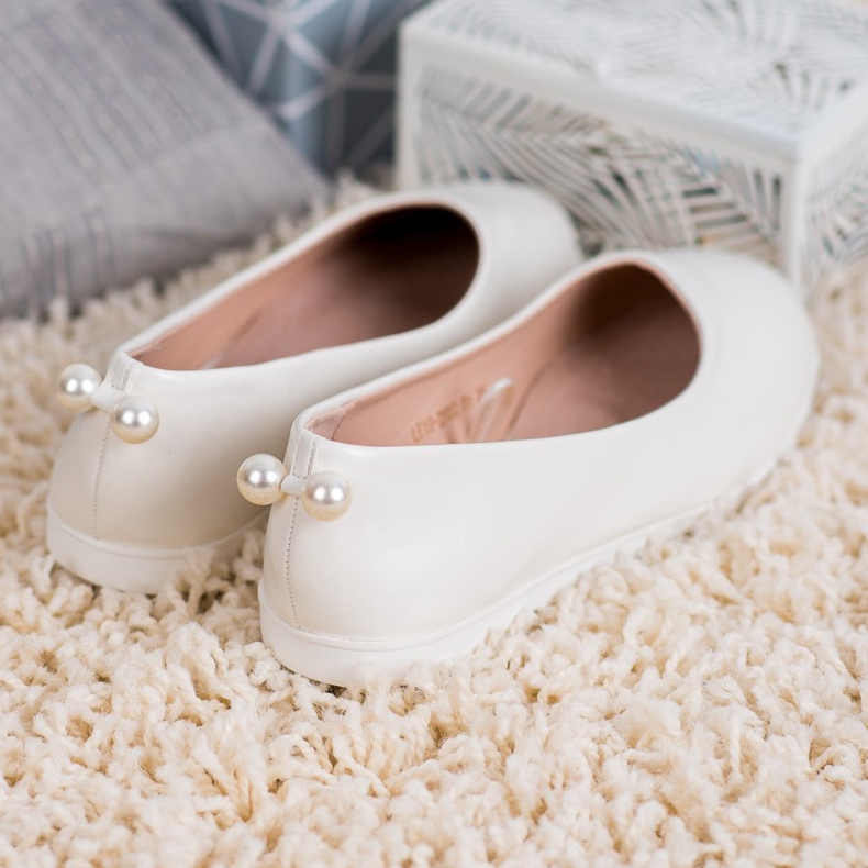 SHELOVET White ballerinas 1