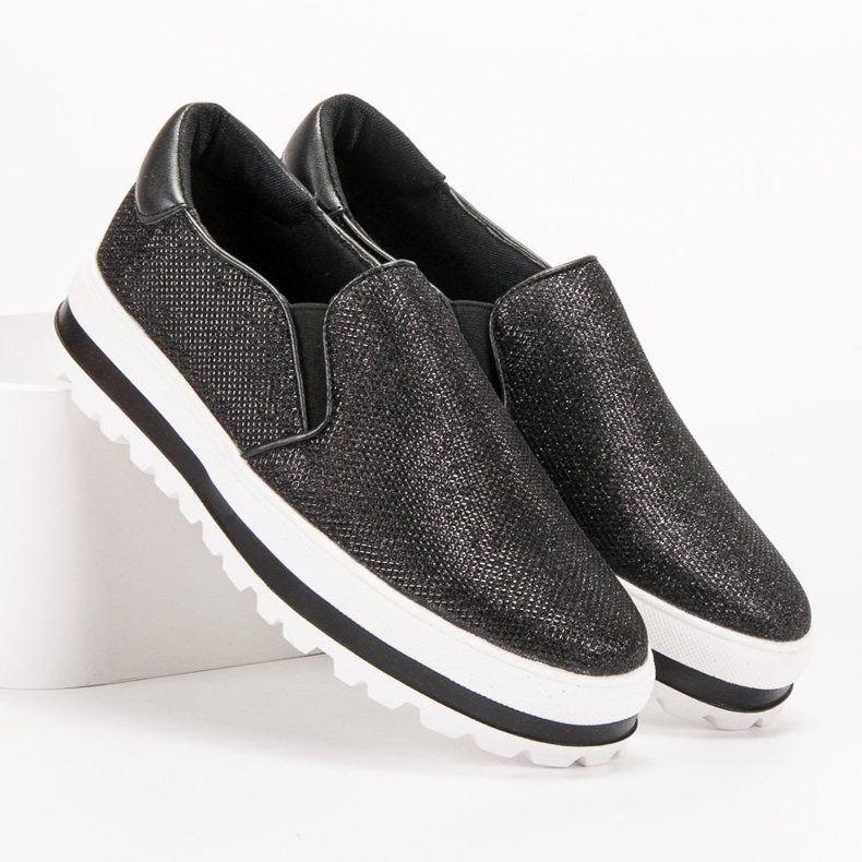 SHELOVET Light Slipons On The Platform black 2